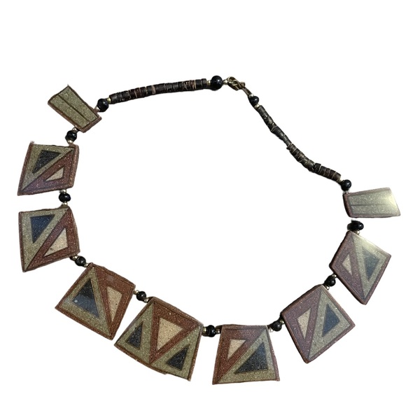 Beautiful Handmade Stone Beaded Native American Necklace - Picture 5 of 5